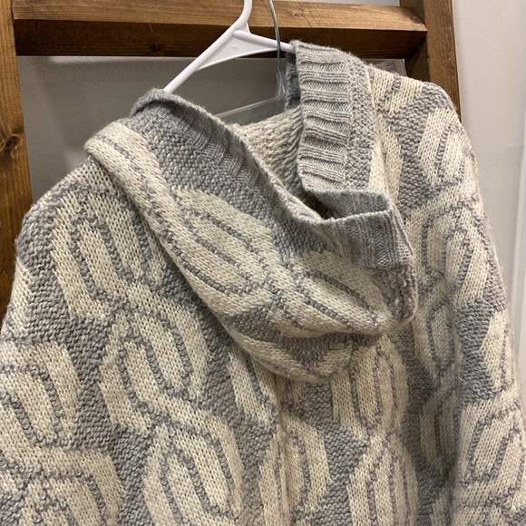 EUC Aerie Hooded Chunky Knit Poncho - Picture 7 of 11